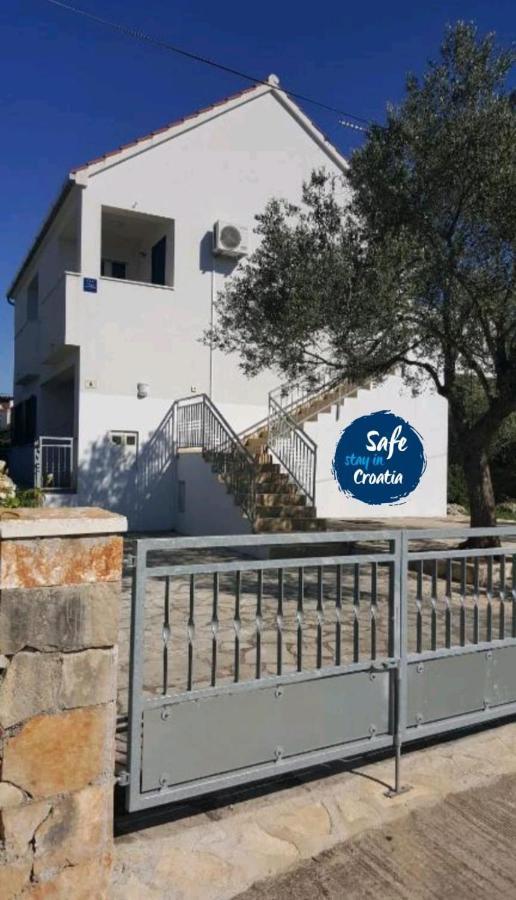 Apartmani Lomar Stari Grad  Esterno foto