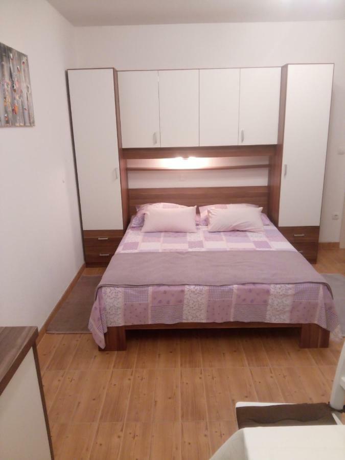 Apartmani Lomar Stari Grad  Esterno foto