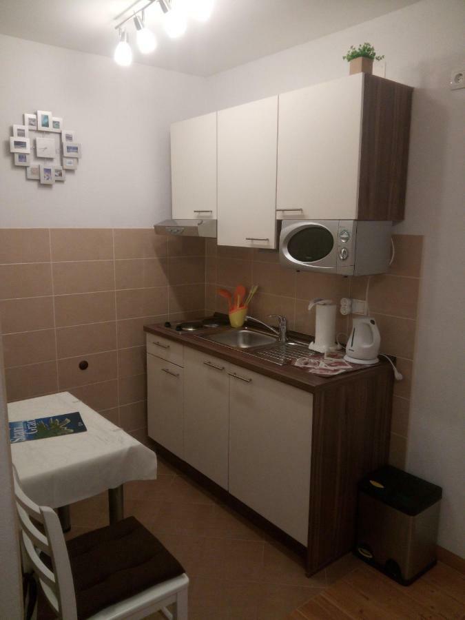 Apartmani Lomar Stari Grad  Esterno foto