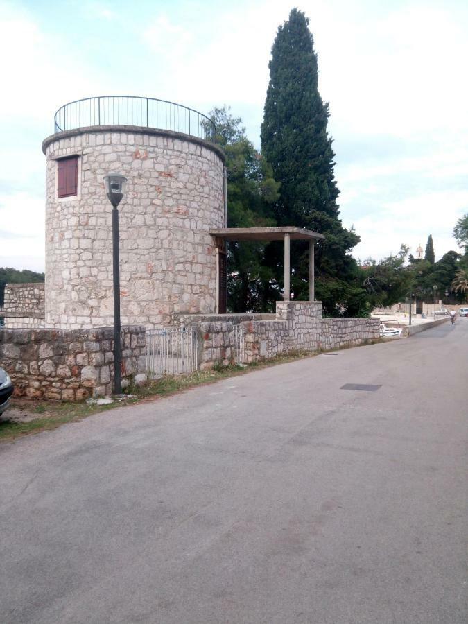 Apartmani Lomar Stari Grad  Esterno foto