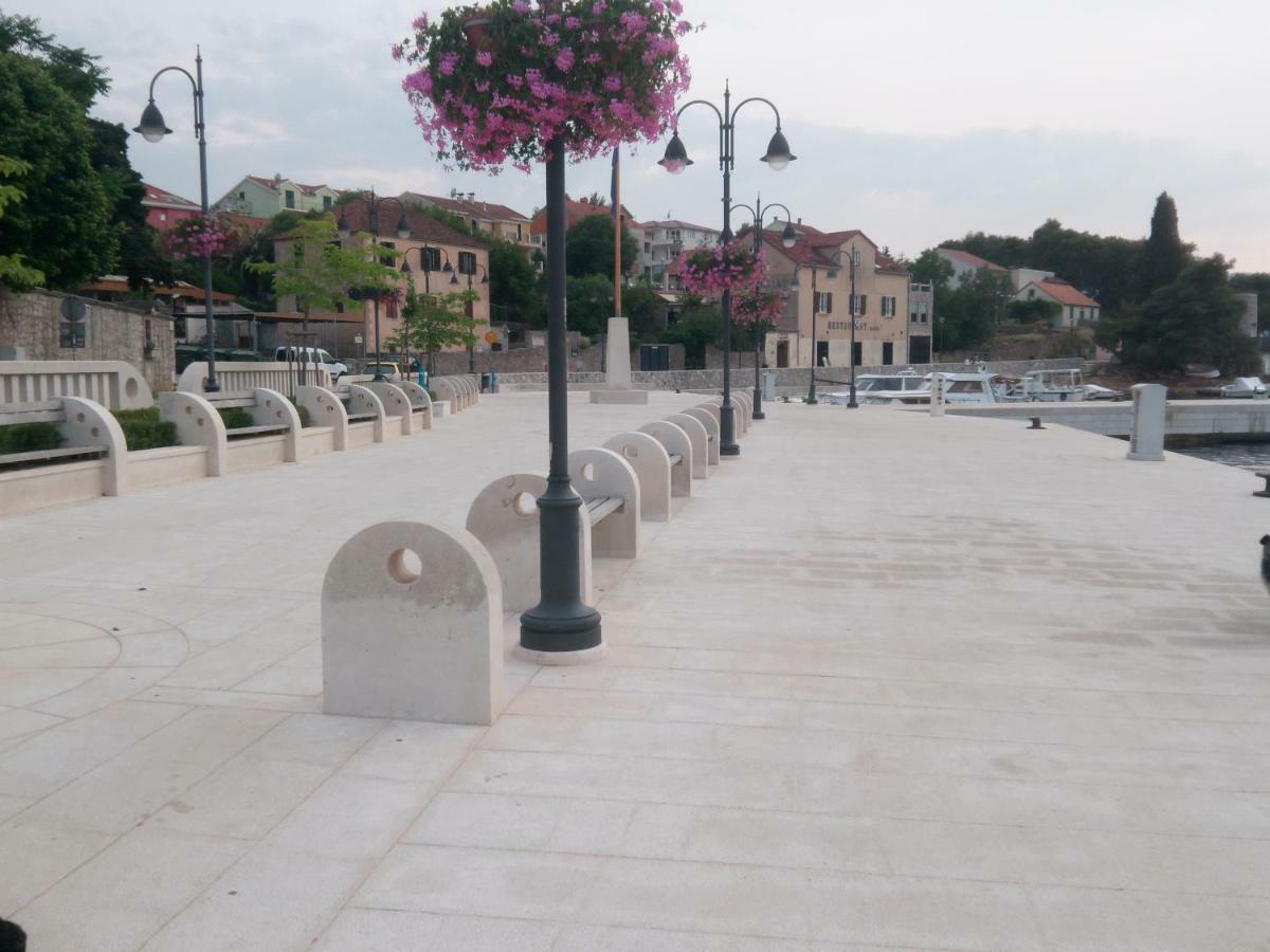 Apartmani Lomar Stari Grad  Esterno foto